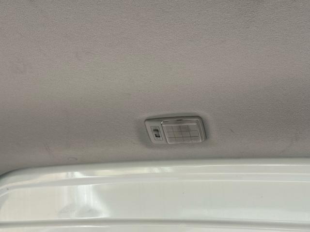 アクティバン 　５ＭＴ　車検付　記録簿有り　ユーザー買取　全塗装　ベージュ　オールペイント　ラプターライナー　ホワイトリボンタイヤ　オリジナルＨＯＮＤＡグリル　ＬＥＤライト　鉄ちん　ざらざら塗装　スムージングゲート（44枚目）