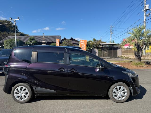 シエンタ Ｇ　クエロ　純正ナビＴＶ　両側電動スライドドア　バックカメラ（4枚目）