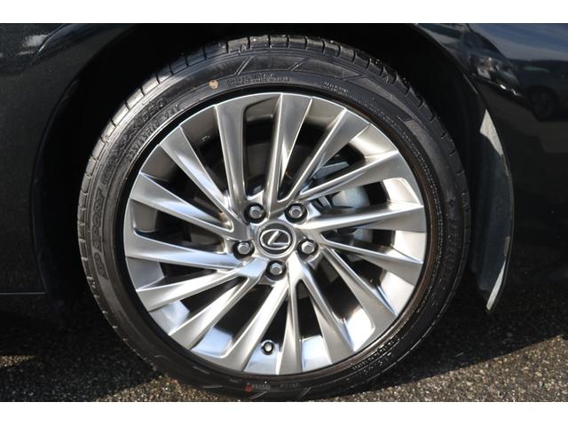 LEXUS ES ES300H VERSION L Best Japan Spec Recon Car for Import Malaysia