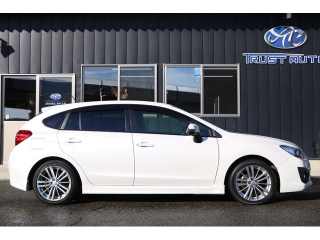 インプレッサスポーツ ２．０ｉ－Ｓアイサイト　ワンオーナー　社外ナビ　フルセグＴＶ　バックカメラ　ＥＴＣ　アイサイト　ＨＩＤヘッドライト　スマートキー＆プッシュスタート　純正アルミ！（13枚目）