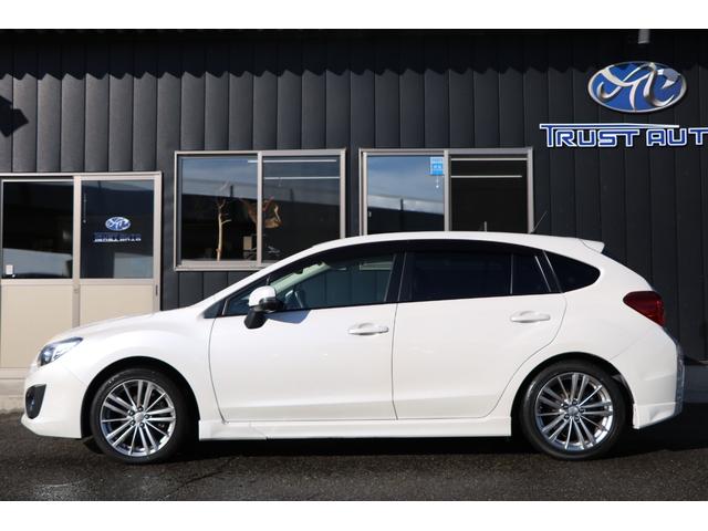 インプレッサスポーツ ２．０ｉ－Ｓアイサイト　ワンオーナー　社外ナビ　フルセグＴＶ　バックカメラ　ＥＴＣ　アイサイト　ＨＩＤヘッドライト　スマートキー＆プッシュスタート　純正アルミ！（14枚目）