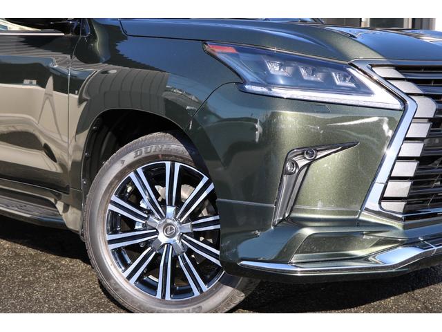 ５．７Ｌ　Ｖ型８気筒ＤＯＨＣエンジンを搭載し、高出力２７７ｋＷ（３７７馬力（カタログ値））／５，６００ｒｐｍ、大トルク５３４Ｎｍ（５４．５ｋｇｆ・ｍ）／３，２００ｒｐｍを発揮。