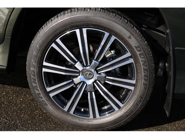 純正ホイールの状態になります。