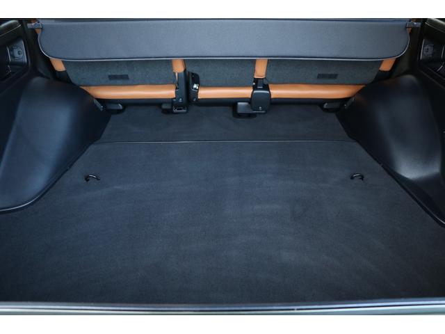 ラゲッジスペースになります。リアシートを倒す事により、更に大き目の荷物もゆったり積み込みが可能です。