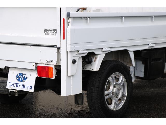 キャリイトラック 垂直式ゲートリフター　５ＭＴ　４ＷＤ　社外ＣＤ　純正フロアマット　車検整備付（15枚目）