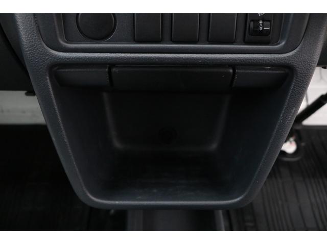 キャリイトラック 垂直式ゲートリフター　５ＭＴ　４ＷＤ　社外ＣＤ　純正フロアマット　車検整備付（33枚目）