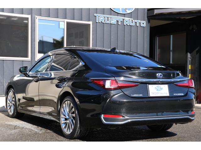 ES ES300h バージョンL ワンオーナー 黒本革 ヒーター&ベンチレーター サンルーフ グラファイトブラックガラスフレーク(223) 純正ナビ フルセグ パノラミックビューモニター スペアキー&カードキー(8枚目)