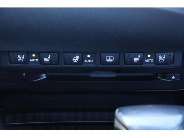 ES ES300h バージョンL ワンオーナー 黒本革 ヒーター&ベンチレーター サンルーフ グラファイトブラックガラスフレーク(223) 純正ナビ フルセグ パノラミックビューモニター スペアキー&カードキー(30枚目)