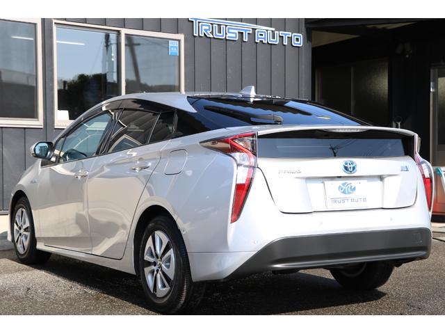 プリウス A ワンオーナー サンルーフ 純正ナビ フルセグTV バックカメラ ETC プリクラッシュ クリアランスソナー HUD スマートキー&プッシュスタート!(8枚目)