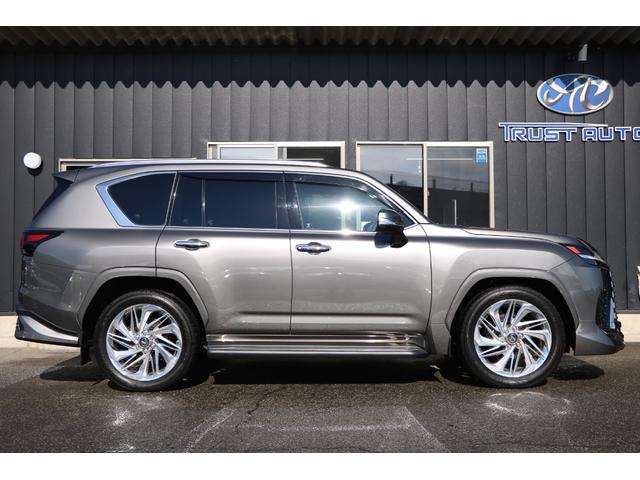 ご覧頂き有難う御座います。当店は、お客様とお車を結ぶ架け橋であり、”ＴＲＵＳＴ〜信頼〜”を第一としてサポート致します。