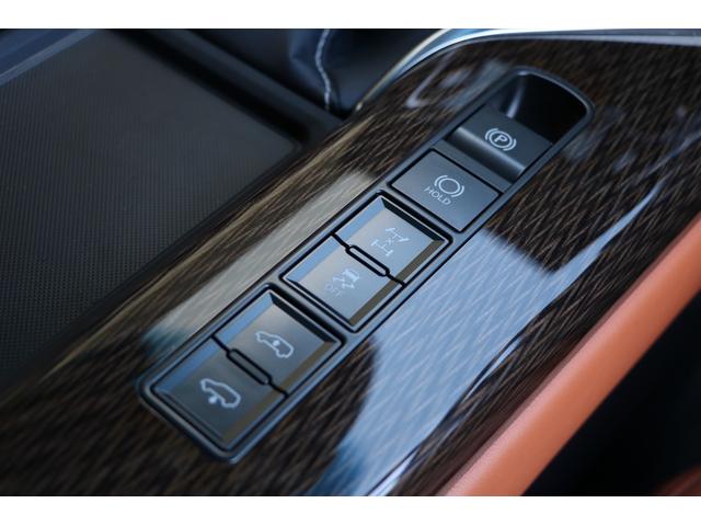 純正ナビ、フルセグ、パノラミックビュー、ＥＴＣサンルーフ鷹羽オーナメントパネル、サンフレアブラウン本革、モデリスタエアロ＆ＡＷ、クールボックス、リアエンタ、マークレビンソン、社外パンテーラセキュリティ