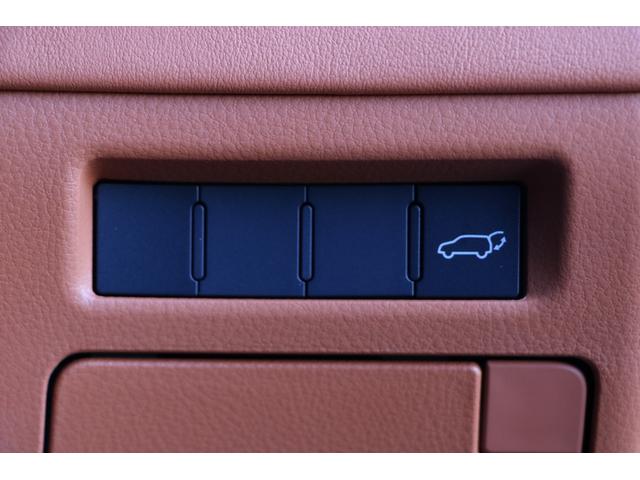 純正ナビ、フルセグ、パノラミックビュー、ＥＴＣサンルーフ鷹羽オーナメントパネル、サンフレアブラウン本革、モデリスタエアロ＆ＡＷ、クールボックス、リアエンタ、マークレビンソン、社外パンテーラセキュリティ