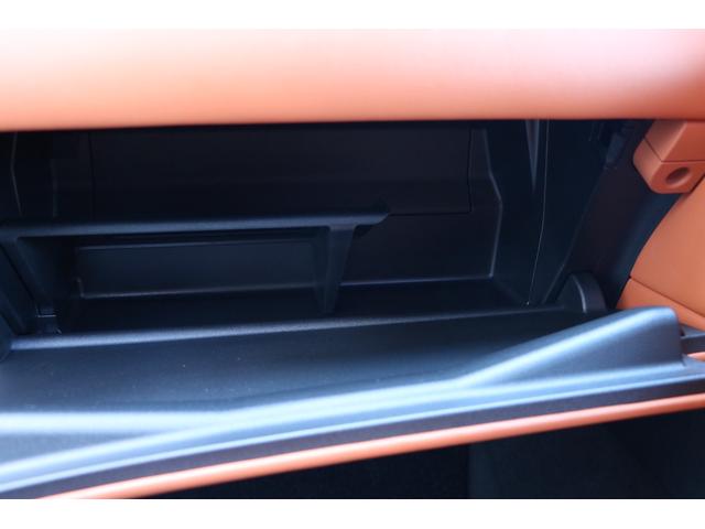 純正ナビ、フルセグ、パノラミックビュー、ＥＴＣサンルーフ鷹羽オーナメントパネル、サンフレアブラウン本革、モデリスタエアロ＆ＡＷ、クールボックス、リアエンタ、マークレビンソン、社外パンテーラセキュリティ