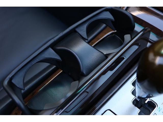 �����i�r�A�}�[�N���r���\���A���v�V�[�g�A�V�[�g�q�[�^�[�A�L�[���X�A�g�h�c�w�b�h���C�g�A�d�s�b�A�����t���A�}�b�g�A�����X�|�C���[�𑕒����Ă���܂��B