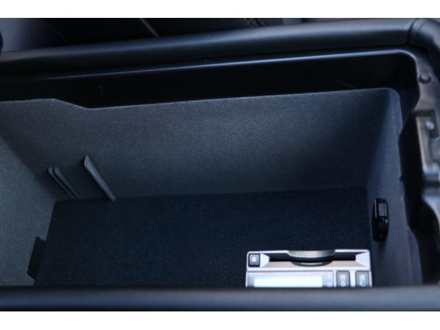 �����i�r�A�}�[�N���r���\���A���v�V�[�g�A�V�[�g�q�[�^�[�A�L�[���X�A�g�h�c�w�b�h���C�g�A�d�s�b�A�����t���A�}�b�g�A�����X�|�C���[�𑕒����Ă���܂��B