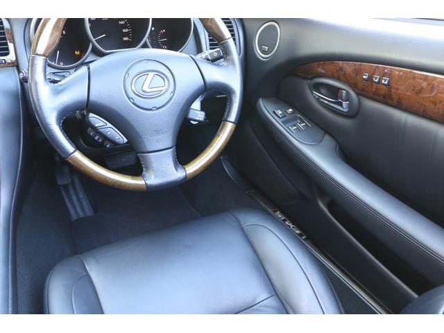 �^�]�ȂɂȂ�܂��B���v�V�[�g�������������o���Ă���܂��B�V�[�g�̃w�^�������Ȃ��A�V�[�g�؂ꓙ���������܂���B�����t���A�}�b�g�𑕒����Ă���܂��B