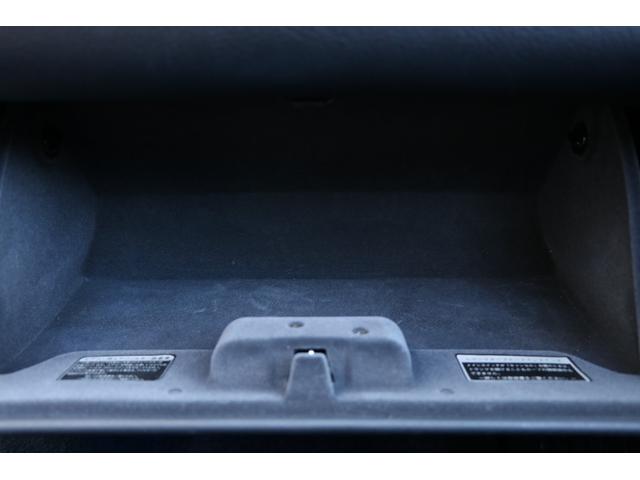 �����i�r�A�}�[�N���r���\���A���v�V�[�g�A�V�[�g�q�[�^�[�A�L�[���X�A�g�h�c�w�b�h���C�g�A�d�s�b�A�����t���A�}�b�g�A�����X�|�C���[�𑕒����Ă���܂��B