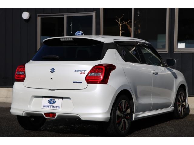 スイフト ハイブリッドＲＳ　ワンオーナー　社外ナビ　地デジＴＶ　バックカメラ　ＥＴＣ　ＬＥＤヘッドライト　ドライブレコーダー　スマートキー＆プッシュスタート！（6枚目）