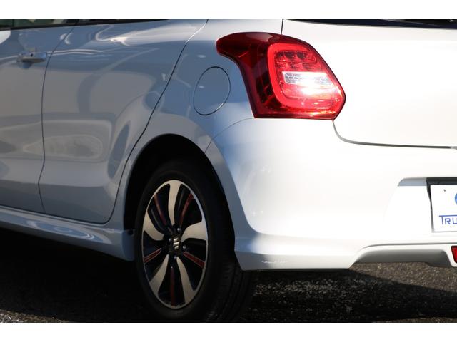 スイフト ハイブリッドＲＳ　ワンオーナー　社外ナビ　地デジＴＶ　バックカメラ　ＥＴＣ　ＬＥＤヘッドライト　ドライブレコーダー　スマートキー＆プッシュスタート！（9枚目）