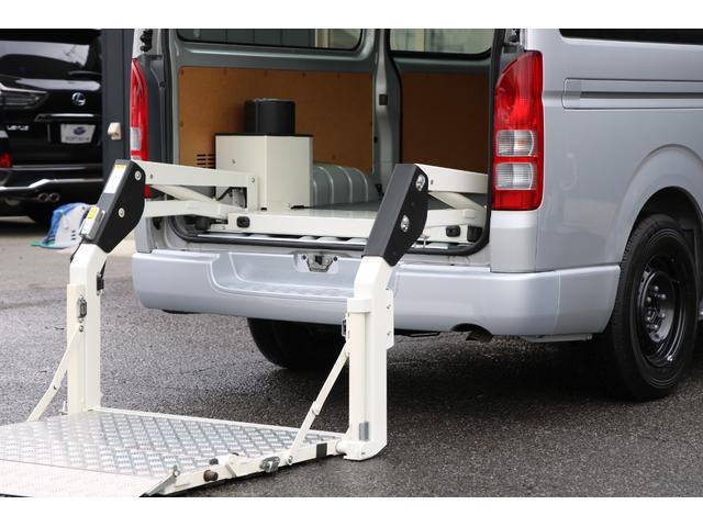 ハイエースバン ５ドア　リフト付バン２．８ＤＴロング　４ＷＤ　純正ナビ　地デジＴＶ　バックカメラ　ＥＴＣ　リフト能力３００ｋｇ　キーレス　プリクラッシュ　４ＷＤ　！（28枚目）