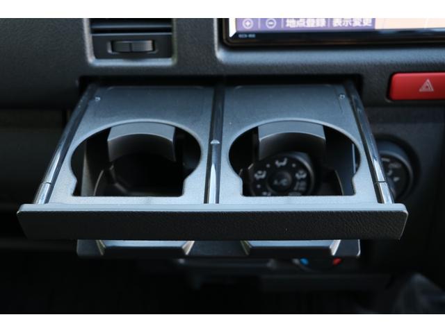 ハイエースバン ５ドア　リフト付バン２．８ＤＴロング　４ＷＤ　純正ナビ　地デジＴＶ　バックカメラ　ＥＴＣ　リフト能力３００ｋｇ　キーレス　プリクラッシュ　４ＷＤ　！（45枚目）