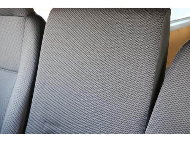 ハイエースバン ５ドア　リフト付バン２．８ＤＴロング　４ＷＤ　純正ナビ　地デジＴＶ　バックカメラ　ＥＴＣ　リフト能力３００ｋｇ　キーレス　プリクラッシュ　４ＷＤ　！（61枚目）