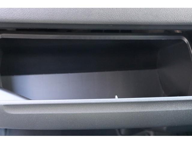 ハイエースバン ５ドア　リフト付バン２．８ＤＴロング　４ＷＤ　純正ナビ　地デジＴＶ　バックカメラ　ＥＴＣ　リフト能力３００ｋｇ　キーレス　プリクラッシュ　４ＷＤ　！（65枚目）