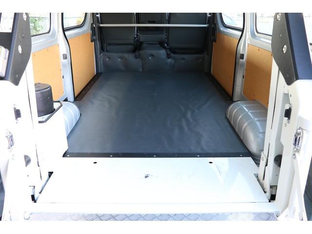 ハイエースバン ５ドア　リフト付バン２．８ＤＴロング　４ＷＤ　純正ナビ　地デジＴＶ　バックカメラ　ＥＴＣ　リフト能力３００ｋｇ　キーレス　プリクラッシュ　４ＷＤ　！（71枚目）