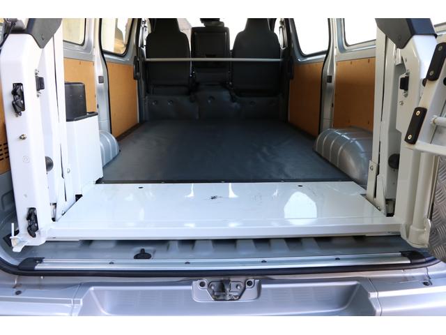 ハイエースバン ５ドア　リフト付バン２．８ＤＴロング　４ＷＤ　純正ナビ　地デジＴＶ　バックカメラ　ＥＴＣ　リフト能力３００ｋｇ　キーレス　プリクラッシュ　４ＷＤ　！（75枚目）