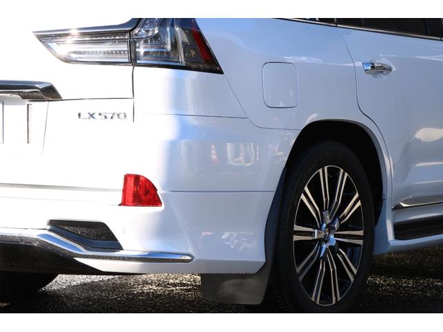 ＬＸ ＬＸ５７０ブラックシークエンス　最終型　モデリスタエアロ　モデリスタマフラー　黒本革　サンルーフ　リヤエンターシステム　クールボックス　８人乗　ソニッククォーツ（０８５）　スペアキー有　マークレビンソン（10枚目）