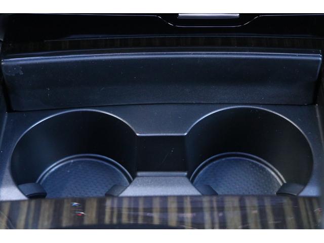 ＬＸ ＬＸ５７０ブラックシークエンス　最終型　モデリスタエアロ　モデリスタマフラー　黒本革　サンルーフ　リヤエンターシステム　クールボックス　８人乗　ソニッククォーツ（０８５）　スペアキー有　マークレビンソン（32枚目）