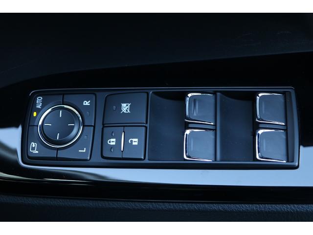 ＬＸ ＬＸ５７０ブラックシークエンス　最終型　モデリスタエアロ　モデリスタマフラー　黒本革　サンルーフ　リヤエンターシステム　クールボックス　８人乗　ソニッククォーツ（０８５）　スペアキー有　マークレビンソン（45枚目）