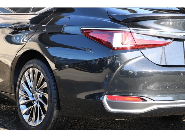 ＥＳ ＥＳ３００ｈ　バージョンＬ　黒革シート　ヒーター＆ベンチレーター　サンルーフ　グラファイトブラックガラスフレーク（２２３）純正ナビ　フルセグ　パノラミックビューモニター　スペアキー＆カードキー（9枚目）