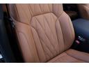 運転席になります。走行距離が少なく魅力的です。ブラウン本革が高級感を演出しております。シート切れ等もございません。禁煙車です。純正フロアマットを装着しております。