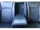 リアシートになります。シートのヘタリが少なく、シート切れ等もございません。純正フロアマットを装着しております。