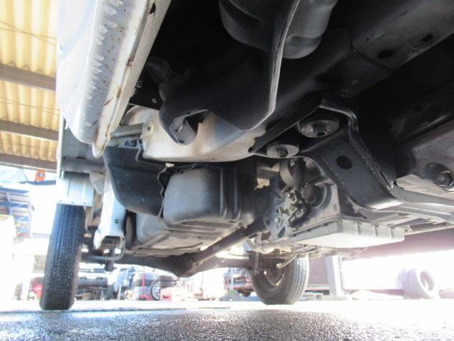 スクラムトラック ＫＣスペシャル　オートマ　軽トラ　４ＷＤ　ナビ　ＴＶ　ＥＴＣ　車検令和６年１１月３日　修復歴なし（22枚目）