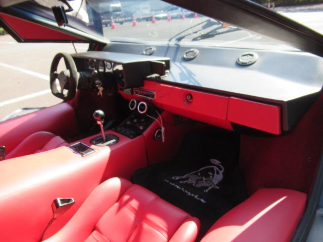 カウンタック ＬＰ４００Ｓ　５速ＭＴ　エンジンフルＯＨ済み（クランクシャフトバランス取り）　ピストン、リング、メタル新品　バルブすり合わせ　ワンオフマフラー　エギゾースト　パナスポーツアルミ　ＡＰレーシングブレーキキット（35枚目）