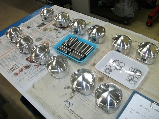 カウンタック ＬＰ４００Ｓ　５速ＭＴ　エンジンフルＯＨ済み（クランクシャフトバランス取り）　ピストン、リング、メタル新品　バルブすり合わせ　ワンオフマフラー　エギゾースト　パナスポーツアルミ　ＡＰレーシングブレーキキット（49枚目）