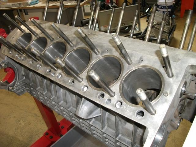 カウンタック ＬＰ４００Ｓ　５速ＭＴ　エンジンフルＯＨ済み（クランクシャフトバランス取り）　ピストン、リング、メタル新品　バルブすり合わせ　ワンオフマフラー　エギゾースト　パナスポーツアルミ　ＡＰレーシングブレーキキット（52枚目）