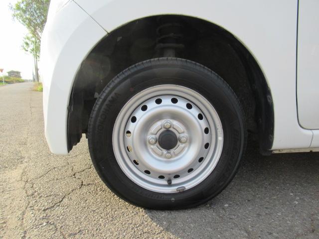 ミラ ＴＸ　ＴＸ　５速ＭＴ　３ドア　バン　ＥＴＣ　キーレス　ドアバイザー　車検令和８年１２月　走行４万キロ台　修復歴無し（17枚目）