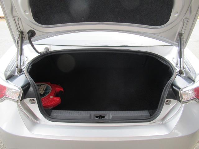 BRZ S ワンオーナー 6速MT ナビ TV HKSエキマニ マフラー サクションキット クスコタワーバー タイプRS:LSD ドラレコ ETC 追加メーター 社外シフトノブ 修復歴無し 走行6万キロ台(40枚目)