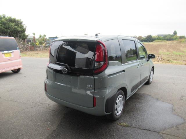 シエンタ ハイブリッドＸ　トヨタ純正ナビ　ＴＶ　スマートキー　Ｂｌｕｅｔｏｏｔｈ　前後クリアランスソナー　オートクルーズ　左パワースライドドア　前後ドラレコ　５人乗り　ハイブリッド　走行１万キロ台（9枚目）