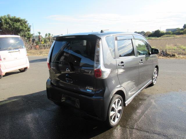 デイズ ハイウェイスター　Ｇ　ナビ　ＴＶ　アラウンドビューモニター　スマートキー　ドアバイザー　　純正アルミ　フォグランプ　走行２万キロ台　修復歴無し（9枚目）