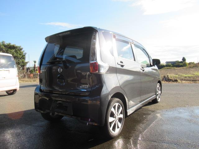 デイズ ハイウェイスター　Ｇ　ナビ　ＴＶ　アラウンドビューモニター　スマートキー　ドアバイザー　　純正アルミ　フォグランプ　走行２万キロ台　修復歴無し（10枚目）