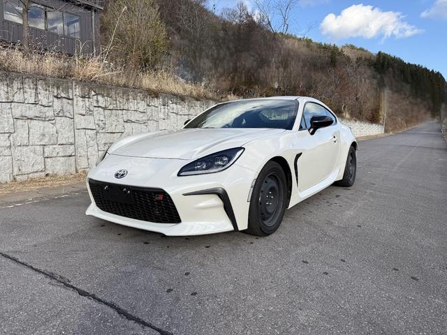 GR86 SZ カップカーベーシック OS技研スーパーLSD 2WAY 純正ロールケージ6点式プラスサイドバー 純正オイルクーラー 純正専用フロアマット モータースポーツベース車両(12枚目)