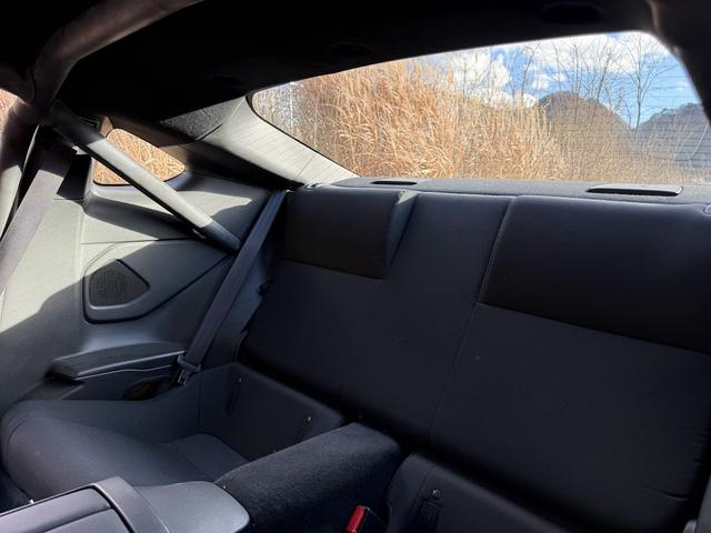 GR86 SZ カップカーベーシック OS技研スーパーLSD 2WAY 純正ロールケージ6点式プラスサイドバー 純正オイルクーラー 純正専用フロアマット モータースポーツベース車両(32枚目)