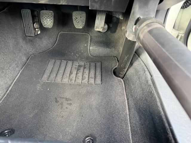 GR86 SZ カップカーベーシック OS技研スーパーLSD 2WAY 純正ロールケージ6点式プラスサイドバー 純正オイルクーラー 純正専用フロアマット モータースポーツベース車両(40枚目)