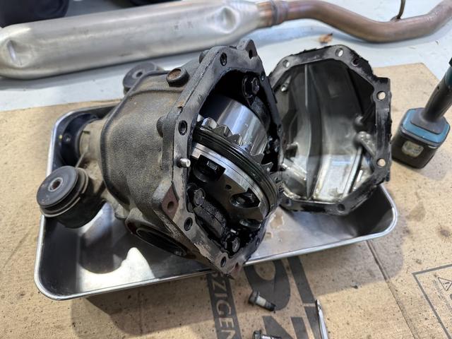 GR86 SZ カップカーベーシック OS技研スーパーLSD 2WAY 純正ロールケージ6点式プラスサイドバー 純正オイルクーラー 純正専用フロアマット モータースポーツベース車両(54枚目)