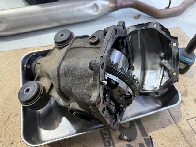 GR86 SZ カップカーベーシック OS技研スーパーLSD 2WAY 純正ロールケージ6点式プラスサイドバー 純正オイルクーラー 純正専用フロアマット モータースポーツベース車両(63枚目)