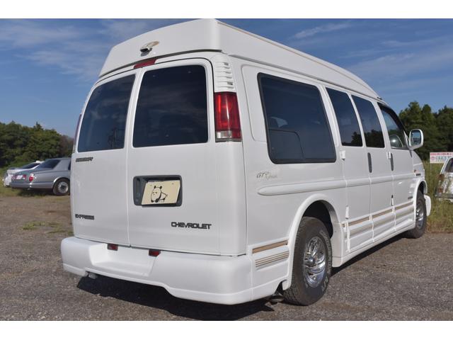 シボレーエクスプレス 　スタークラフト　ハイルーフ　キャンピング登録　７人乗り（8枚目）